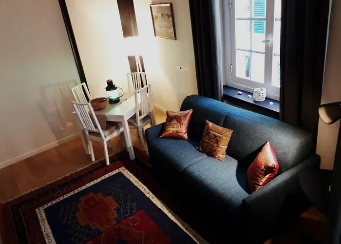 Cosy Little House *